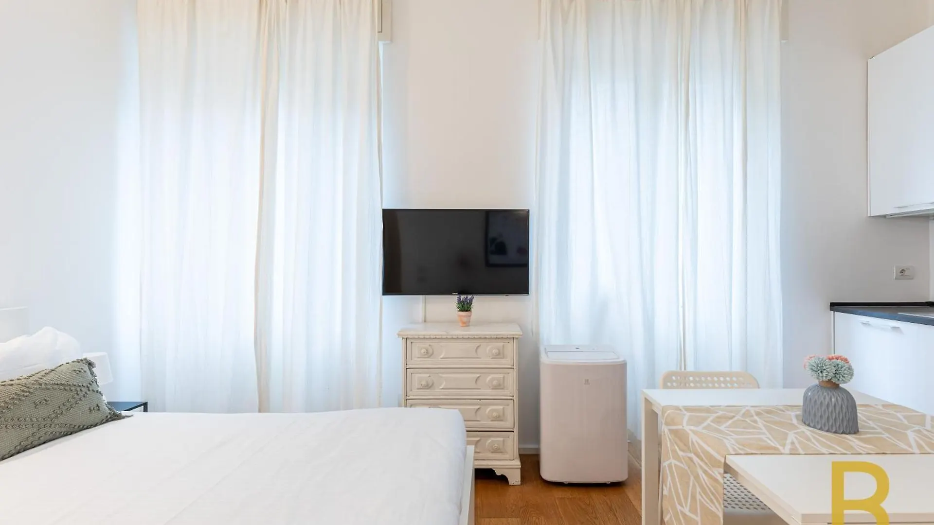 Beplace Apartments In De Amicis Milan