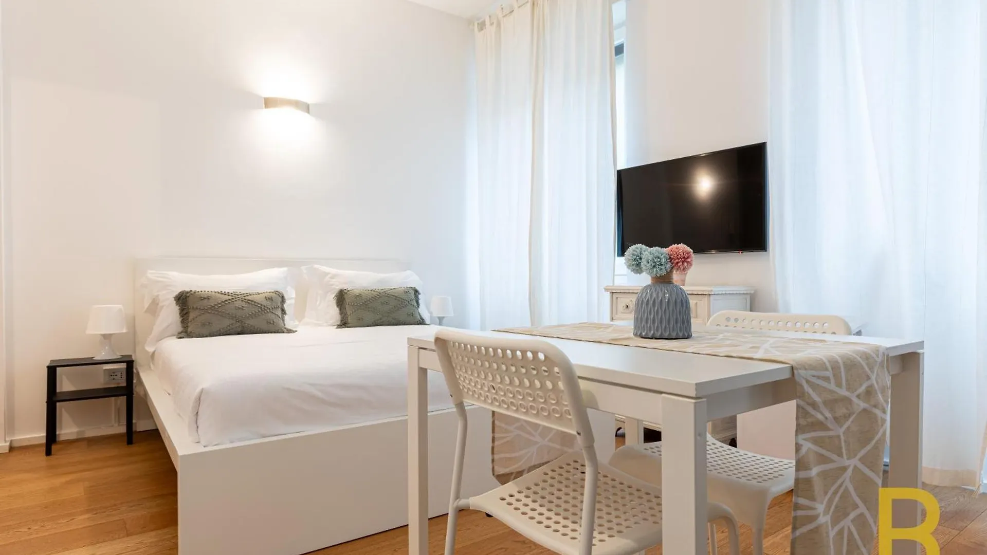 Beplace Apartments In De Amicis Milan 0*,