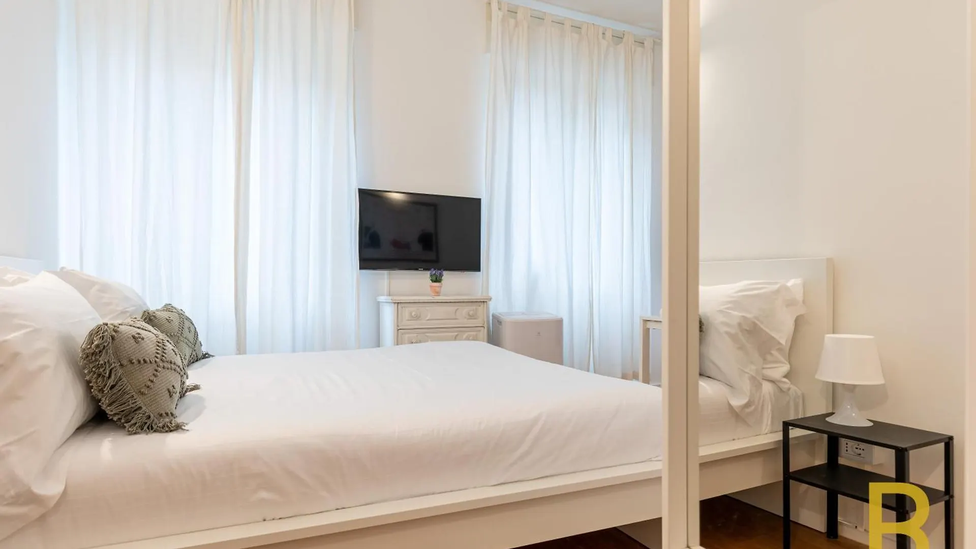 Beplace Apartments In De Amicis Milan