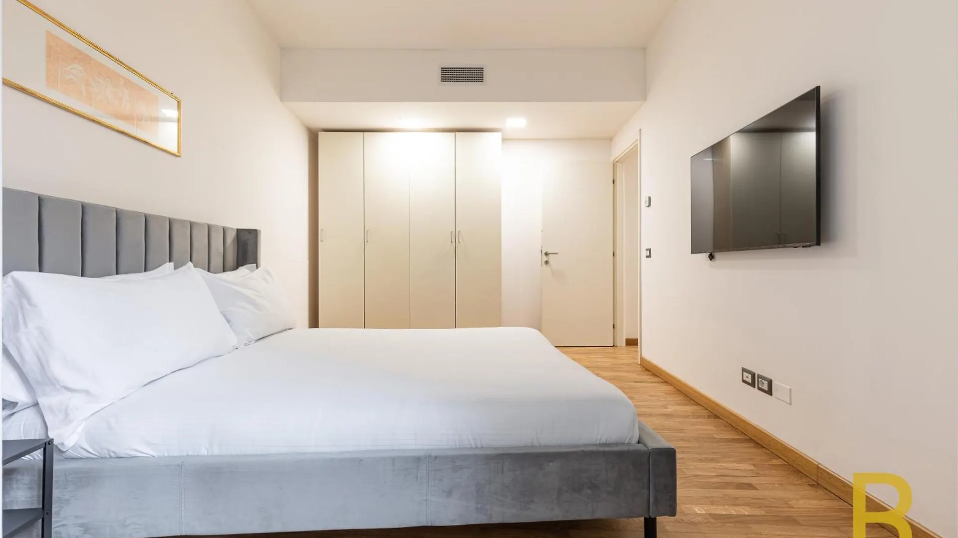 Beplace Apartments In De Amicis Milan Italy