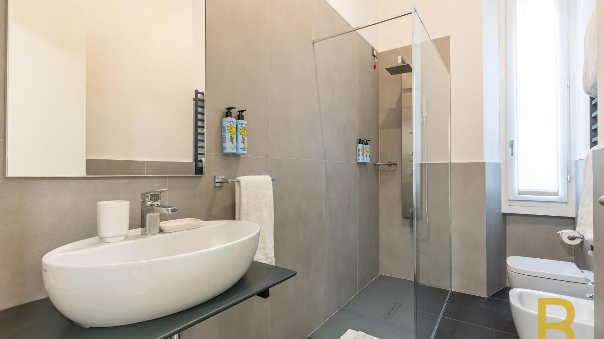 Beplace Apartments In De Amicis Milan