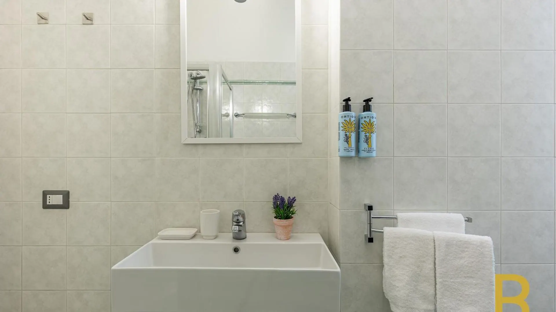 Beplace Apartments In De Amicis Milan