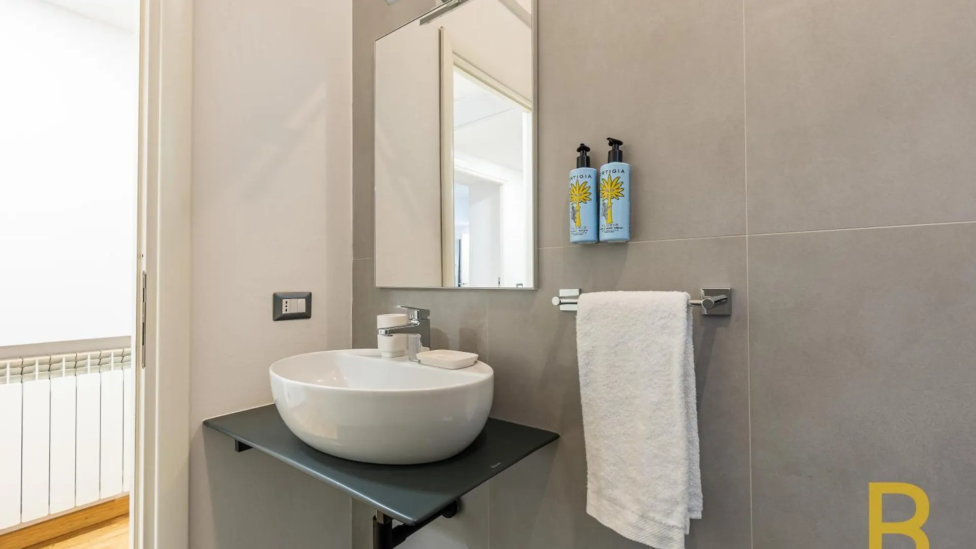 Beplace Apartments In De Amicis Milan