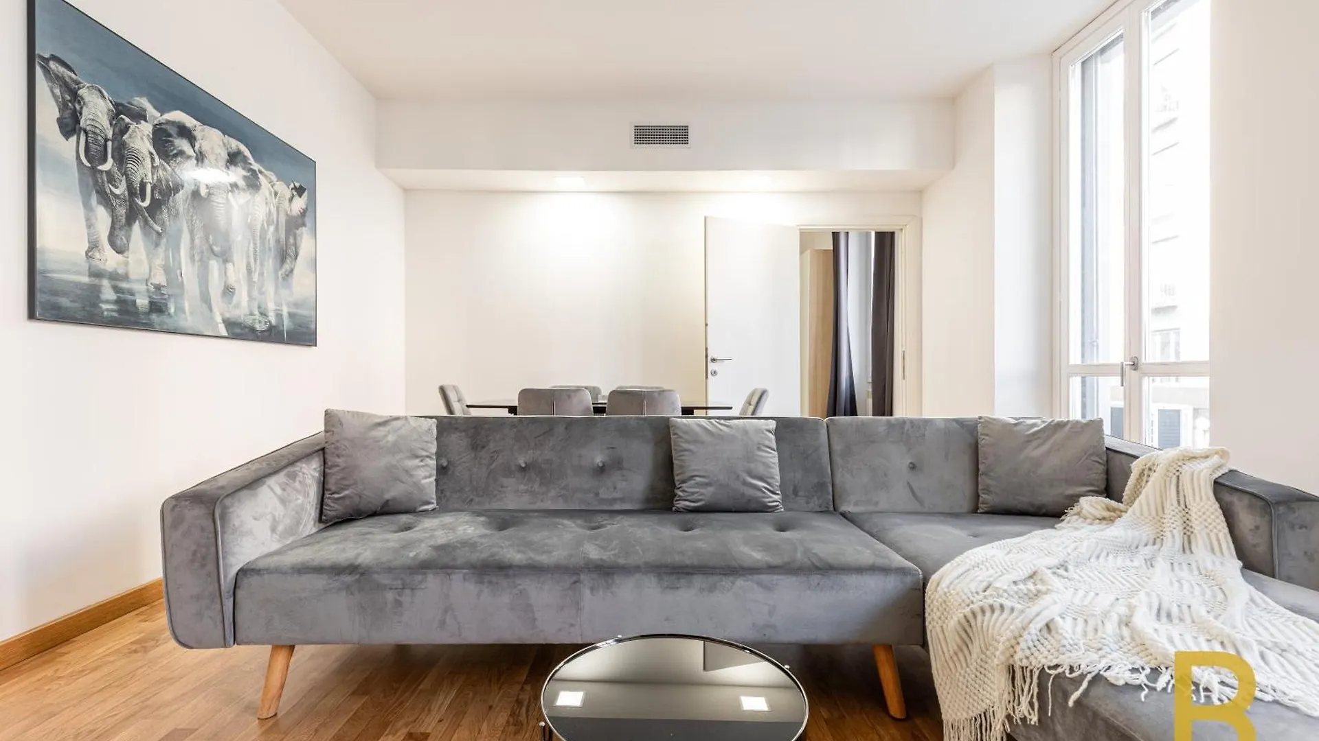 Beplace Apartments In De Amicis Milan 0*,